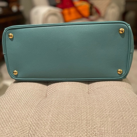 Prada Galleria Large Saffiano Luxπ©΅ - Picture 6 of 11